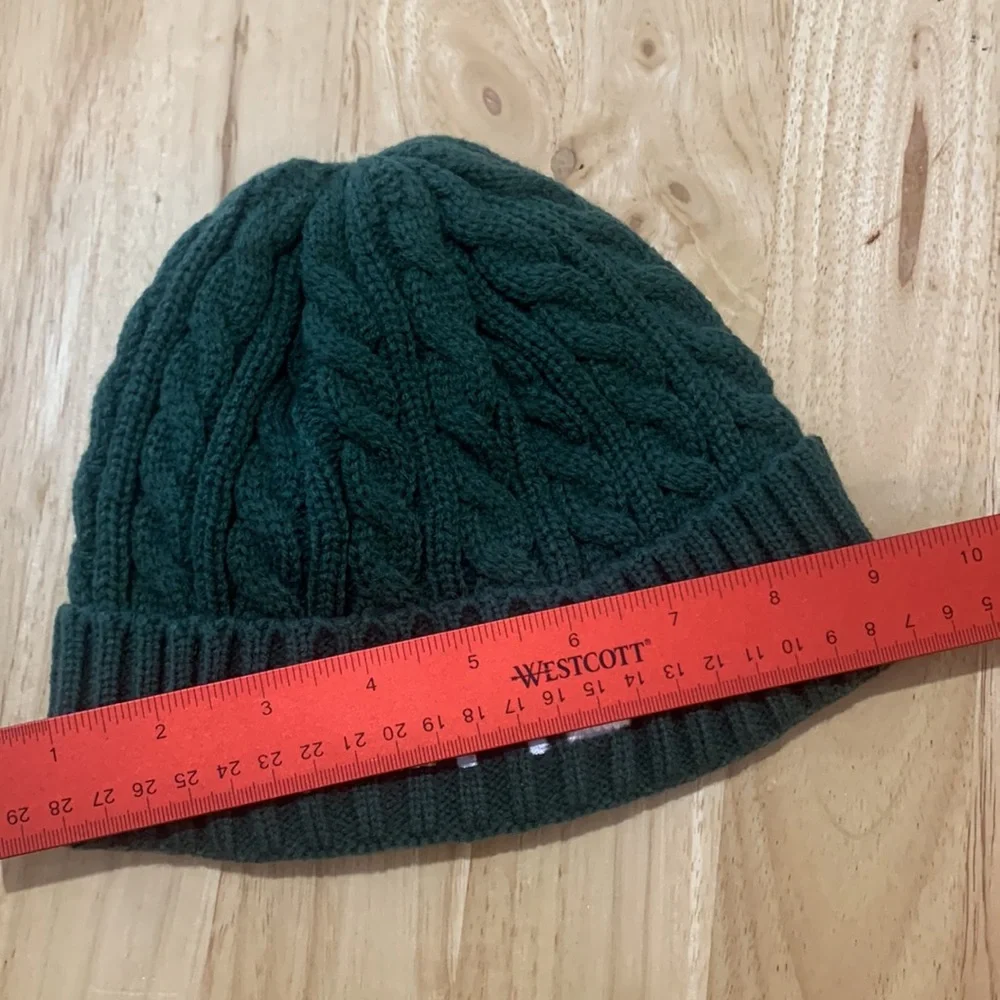Oregon Home green cable knit beanie. Read description